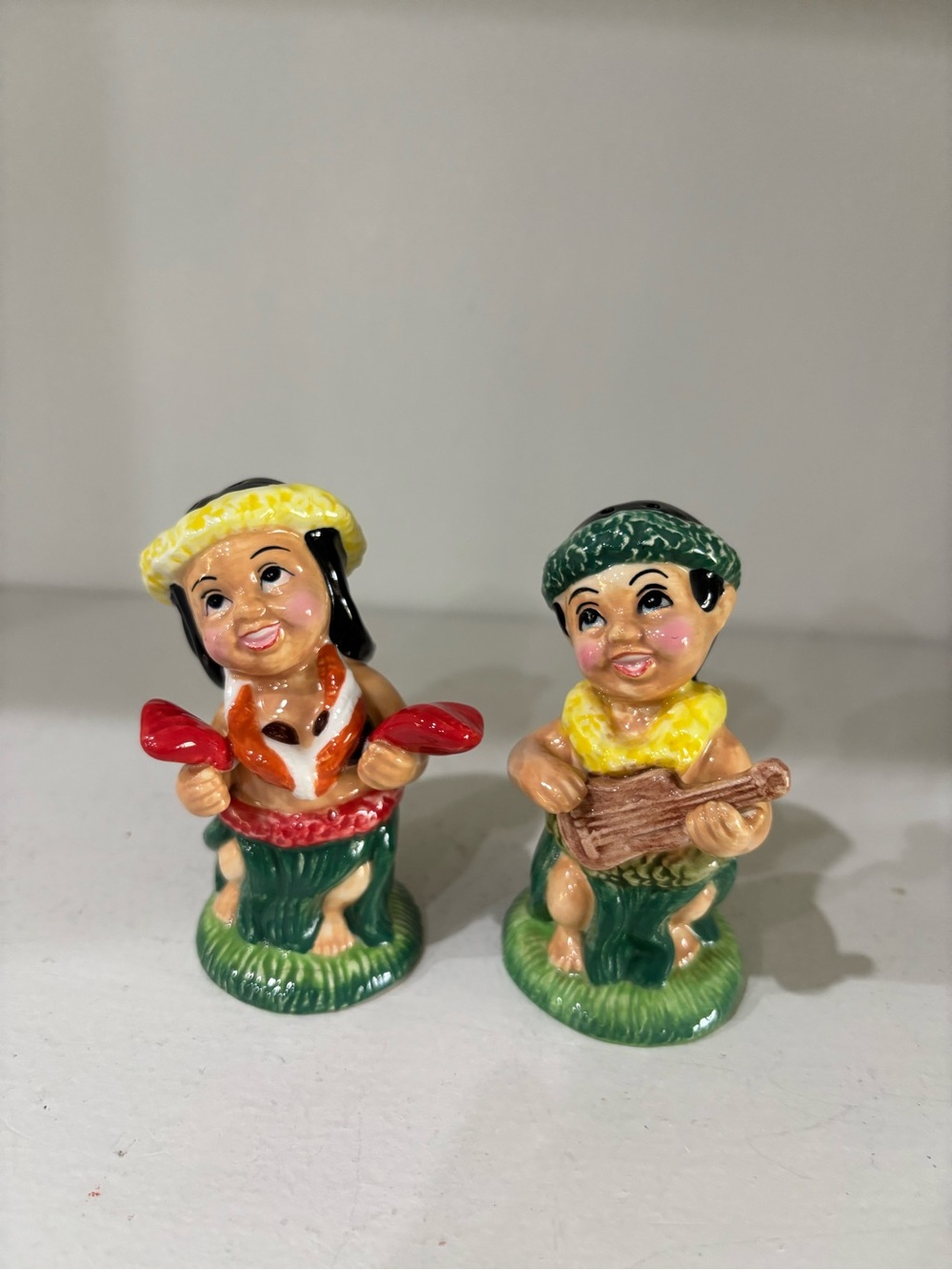 Vintage ceramic Hawaiian hula dancers salt and pepper shakers